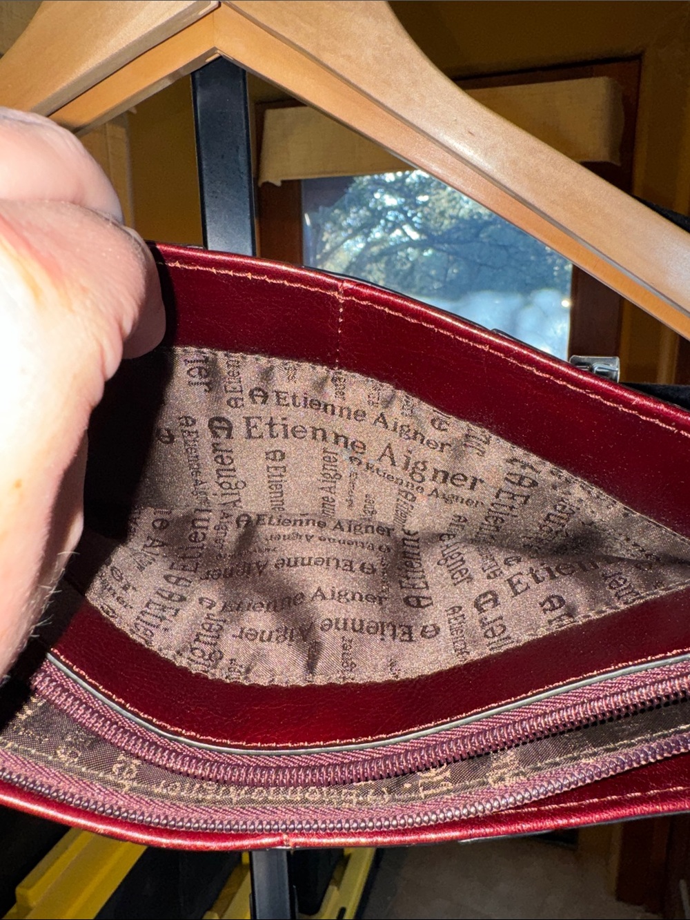 Etienne Aigner Vienna Oxblood Leather Shoulder Bag Vintage Gold Hardware - Picture 7 of 16